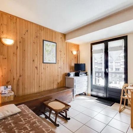 Apartment La Comtesse-9 By Interhome